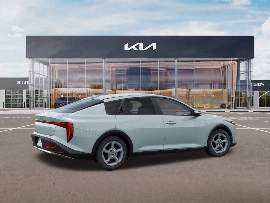 2025 Kia K4 LXS photo 5