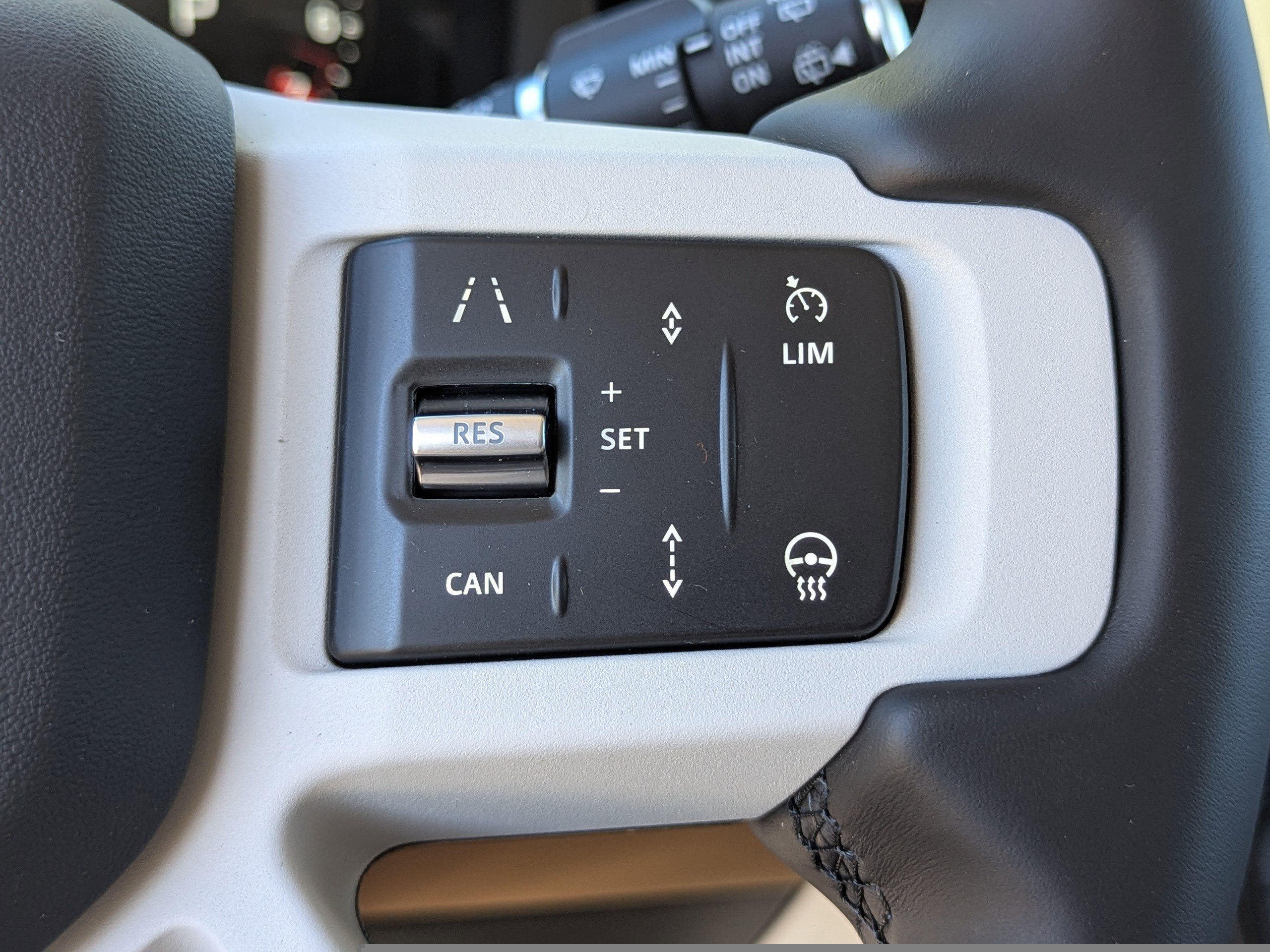 2026 Land Rover Defender 110 S photo 26