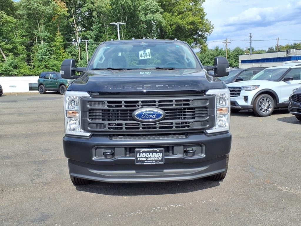 2025 Ford F-350 photo 2