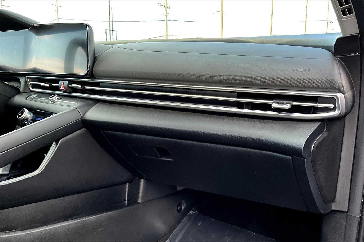 2023 Hyundai Elantra Limited photo 16