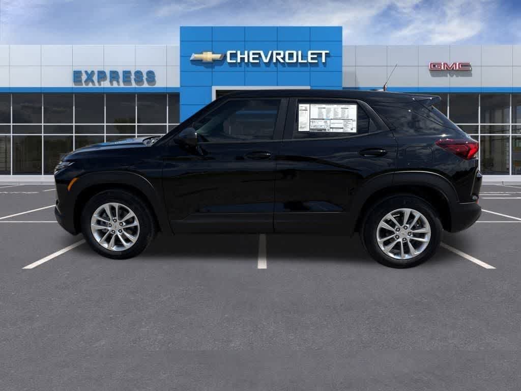 2026 Chevrolet Trailblazer LS photo 2