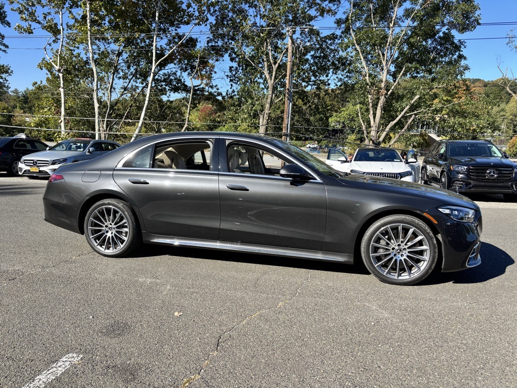 2025 Mercedes Benz S 580e 4MATIC photo 4
