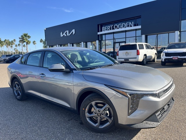 2025 Kia K4 LXS's photo