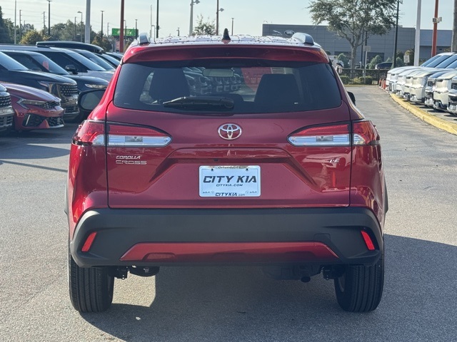 2025 Toyota Corolla Cross LE photo 2