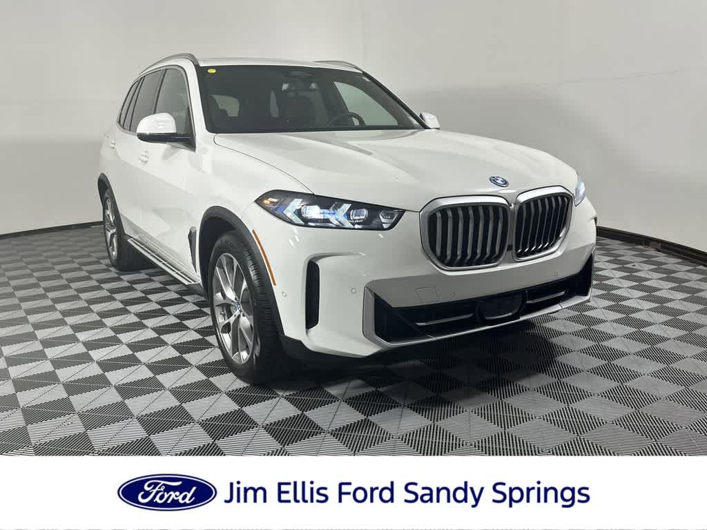 2025 BMW X5 50e's photo