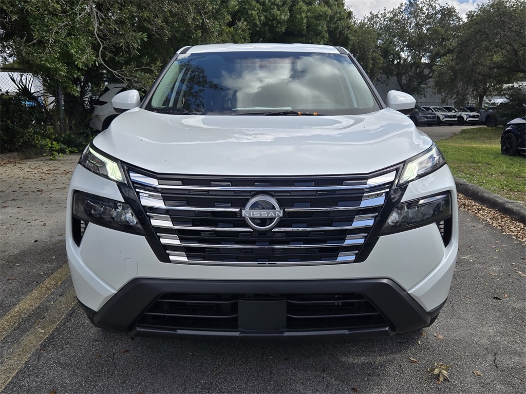 2026 Nissan Rogue SV photo 3