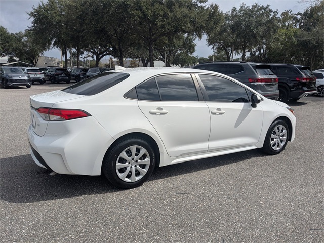 2022 Toyota Corolla LE photo 3