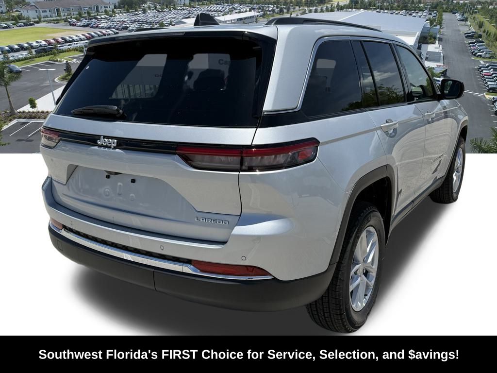 2025 Jeep Grand Cherokee Laredo X photo 2