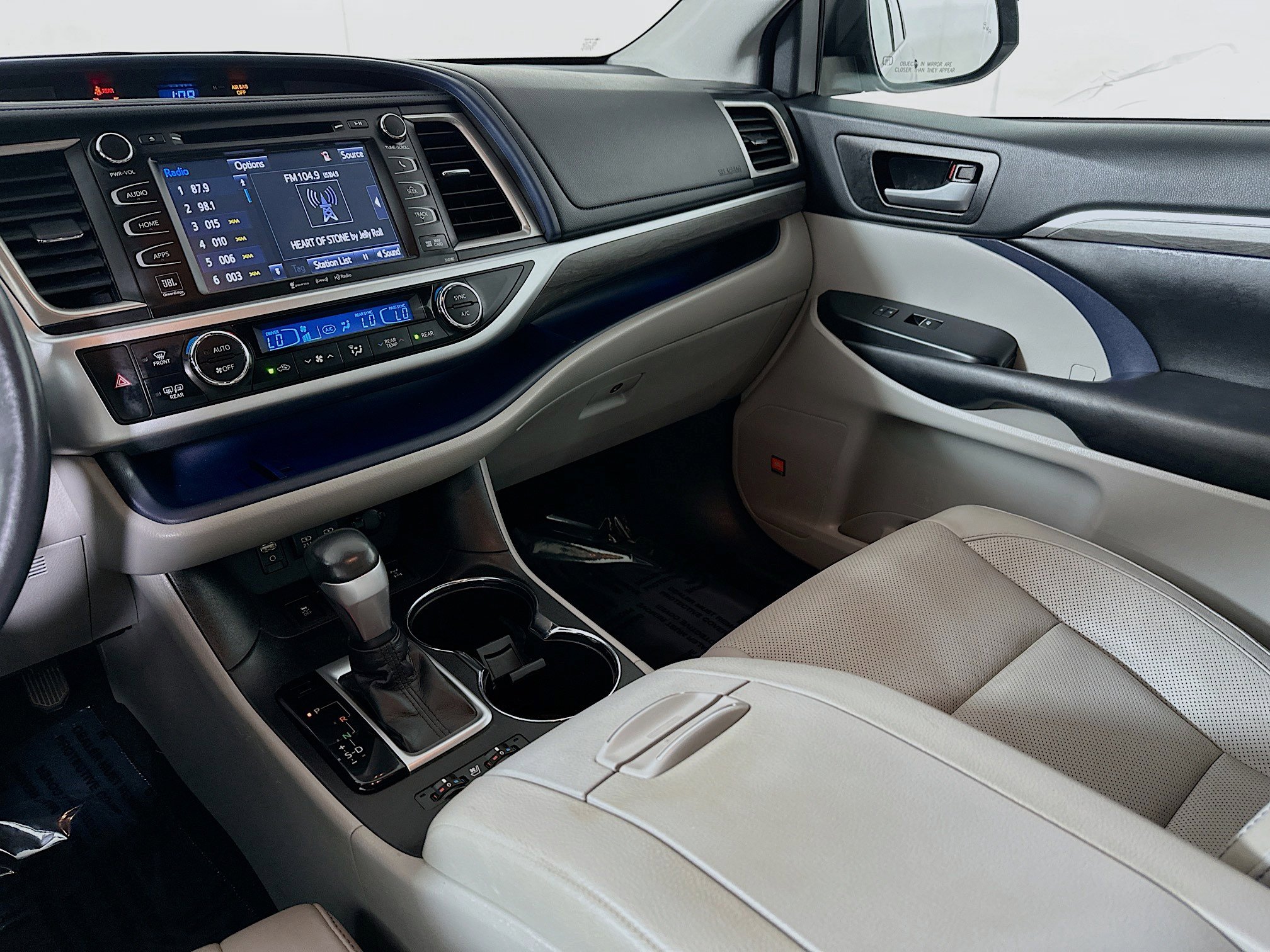2018 Toyota Highlander Limited photo 22