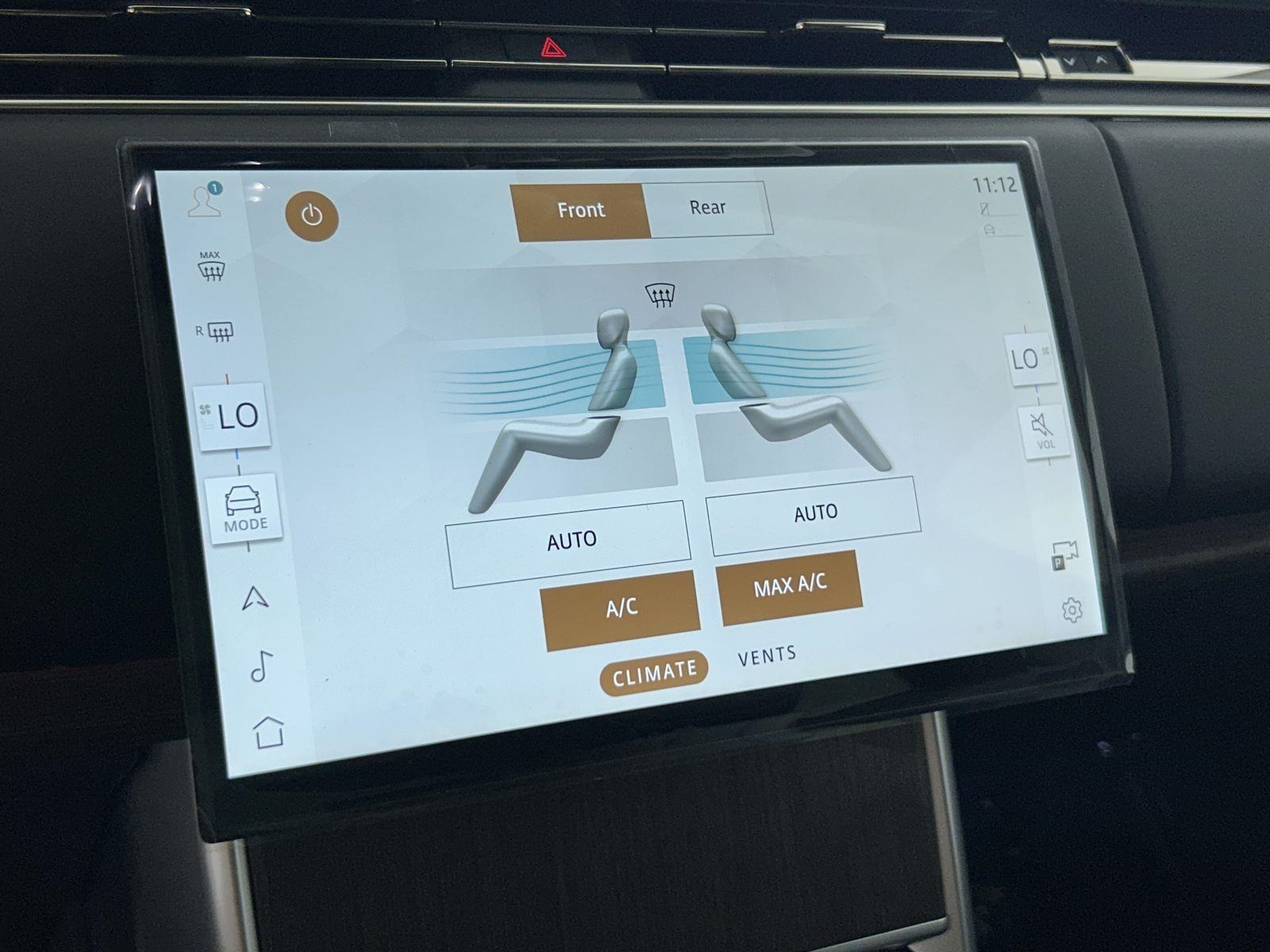 2025 Land Rover Range Rover SE photo 14