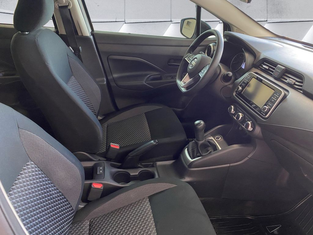 2020 Nissan Versa 1.6 S photo 8