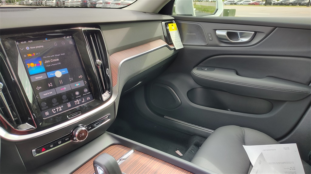 2026 Volvo V60 Cross Country B5 Plus photo 24