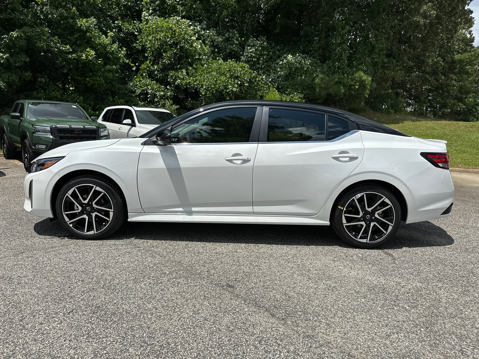 2025 Nissan Sentra SR photo 7