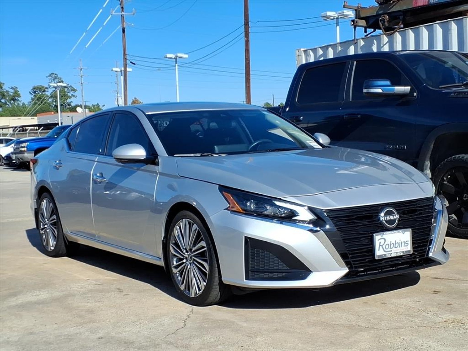 2024 Nissan Altima 2.5 SL Silver at Robbins Nissan