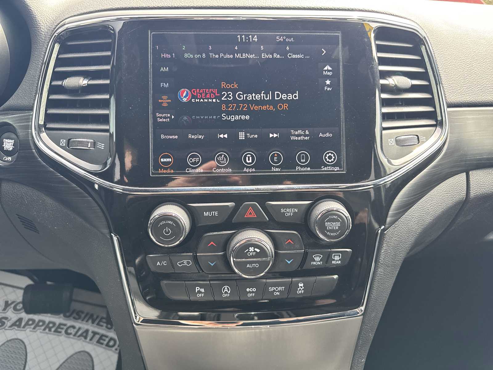 2021 Jeep Grand Cherokee Laredo X photo 28