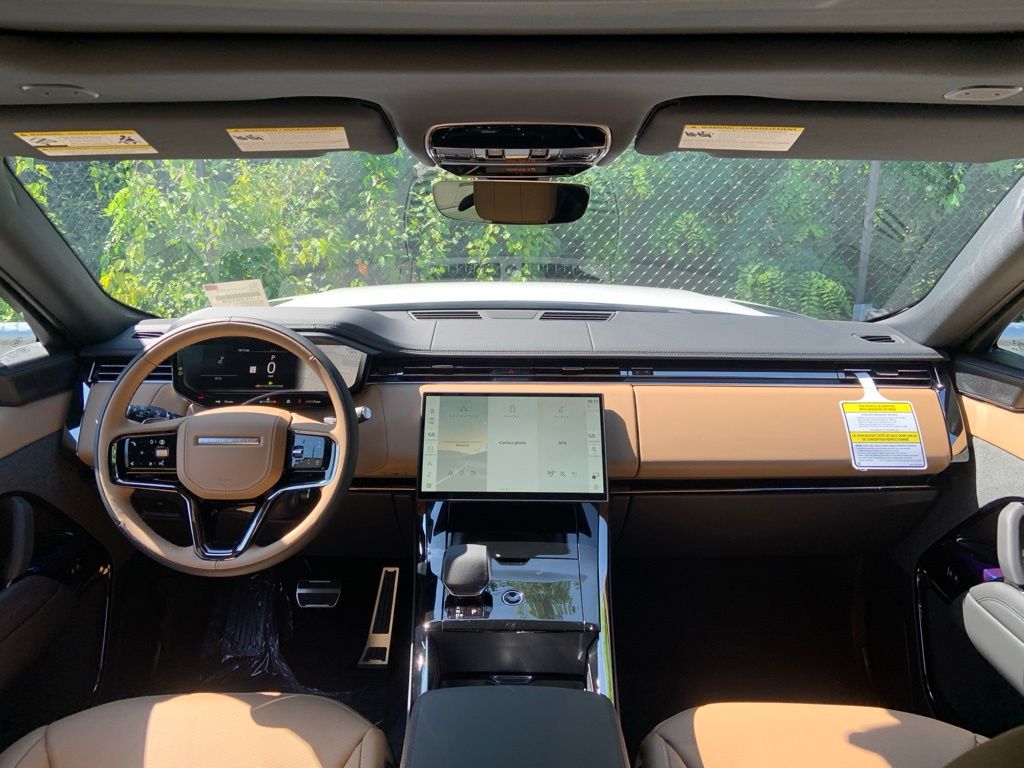 2025 Land Rover Range Rover Sport SE photo 18