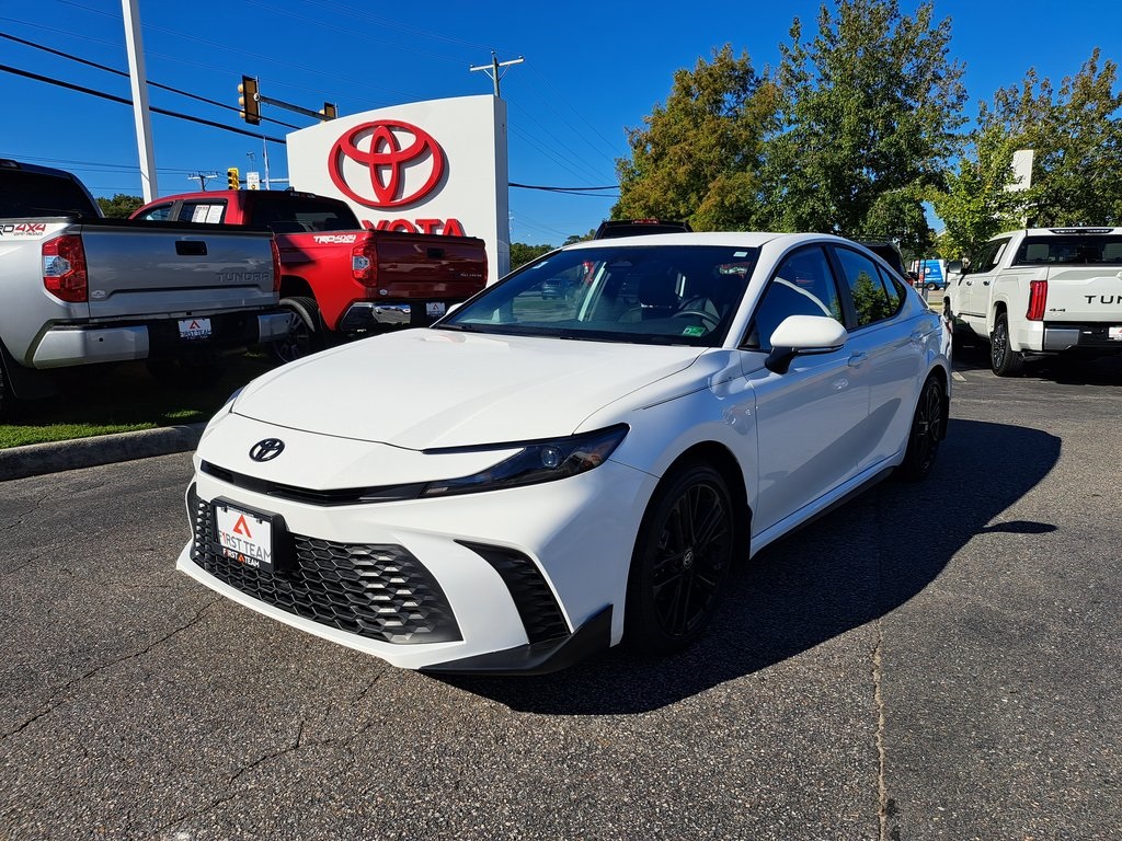 2025 Toyota Camry SE photo 2
