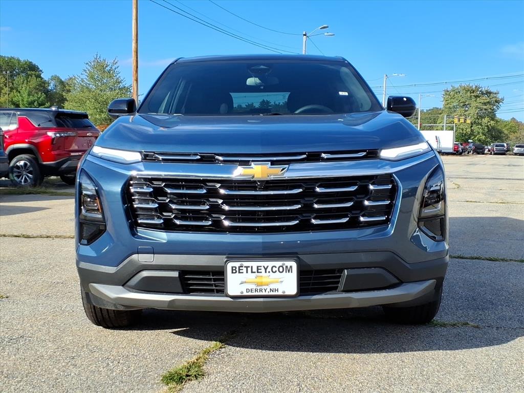 2026 Chevrolet Equinox LT photo 2