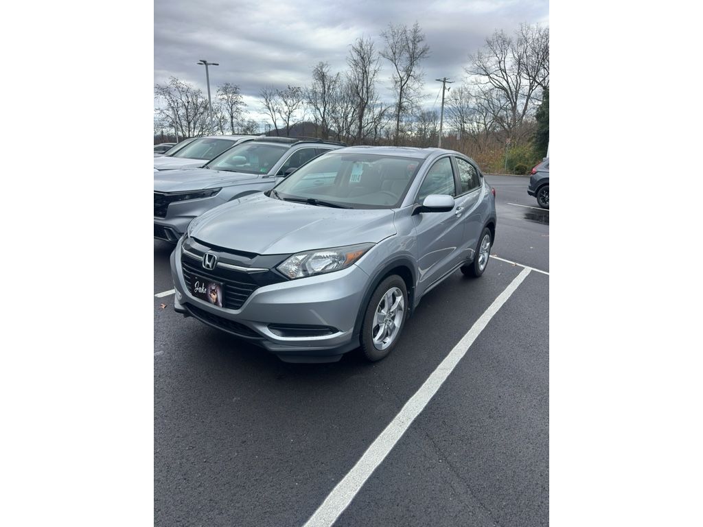 2017 Honda HR-V LX photo 3