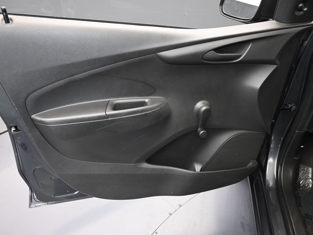 2022 Chevrolet Spark LS photo 11