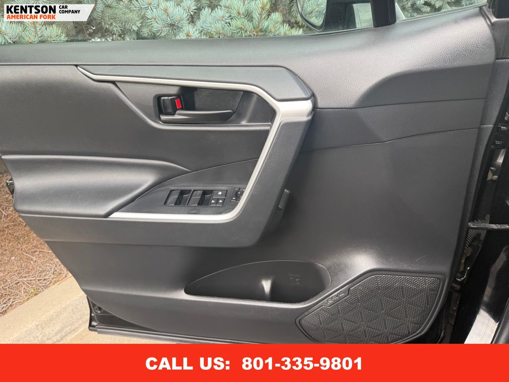 2024 Toyota RAV4 LE photo 17