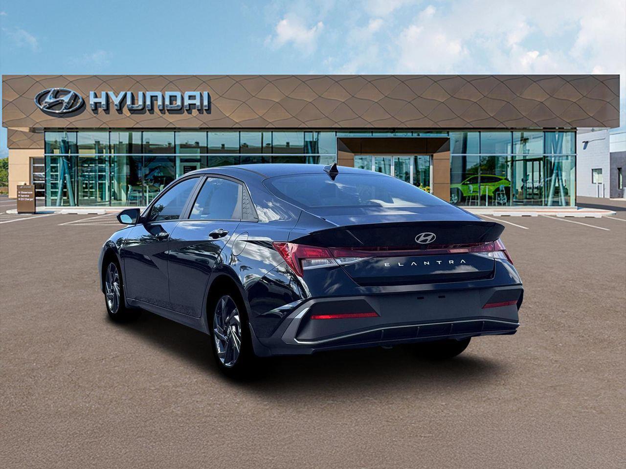2026 Hyundai Elantra SEL Sport photo 4