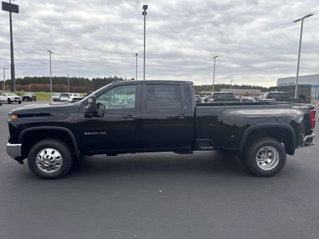 2026 Chevrolet Silverado 3500HD LT photo 4