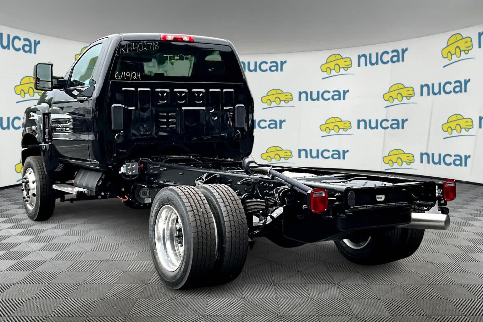 2024 Chevrolet Silverado 5500HD Work Truck photo 4