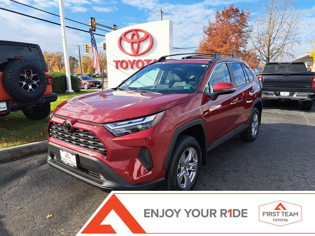 2025 Toyota RAV4 XLE's photo