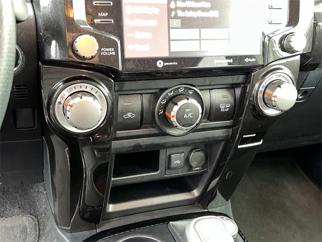 2024 Toyota 4Runner TRD Off-Road photo 30
