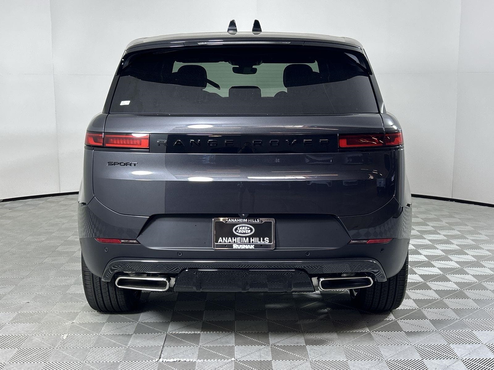 2025 Land Rover Range Rover Sport SE photo 4
