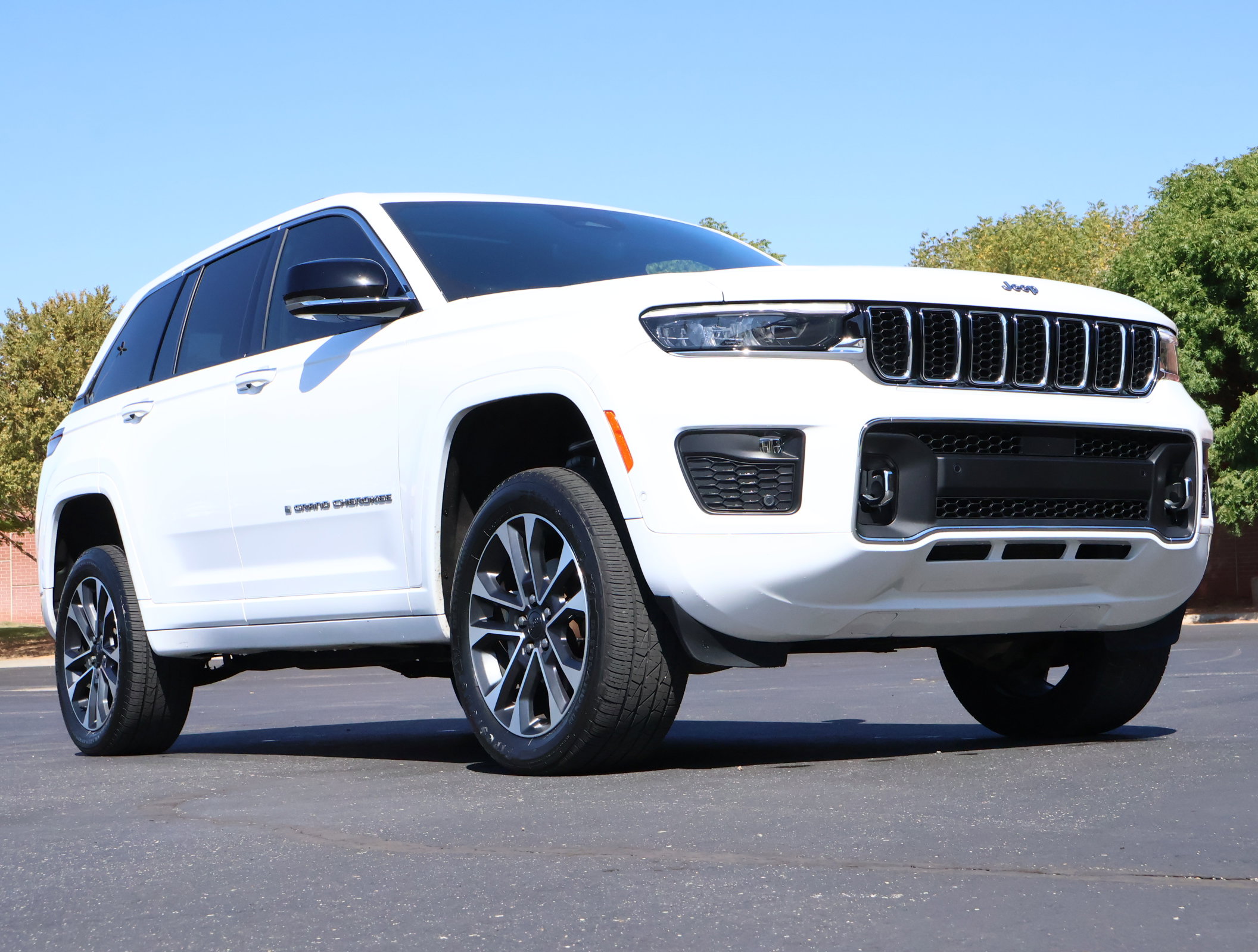 2023 Jeep Grand Cherokee Overland's photo
