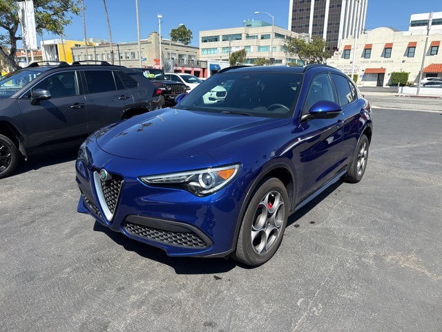 2022 Alfa Romeo Stelvio Ti photo 3