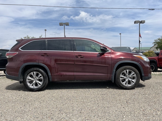 2016 Toyota Highlander LE Plus photo 5