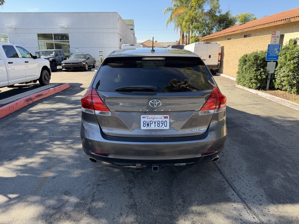 Used 2015 Gray Toyota XLE image 5