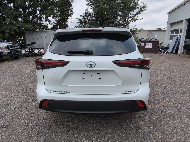 2024 Toyota Highlander LE photo 7