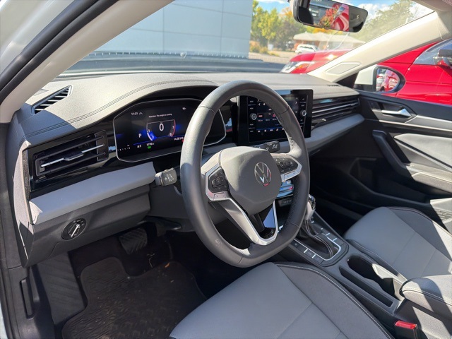 2025 Volkswagen Jetta 1.5T SE photo 9