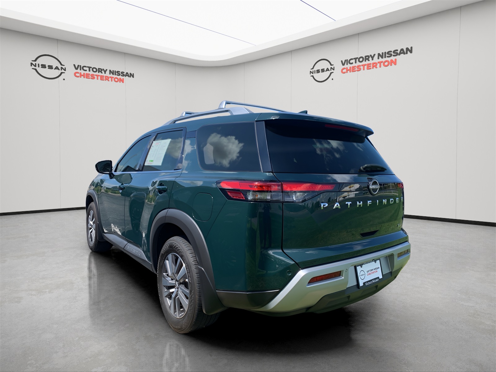 2022 Nissan Pathfinder SL photo 3