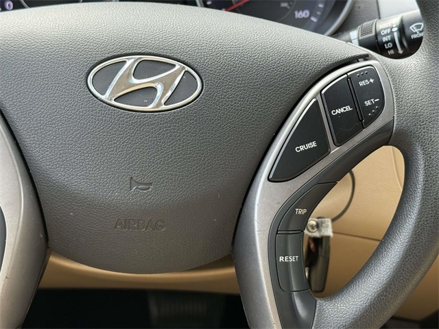 2013 Hyundai Elantra GLS photo 21