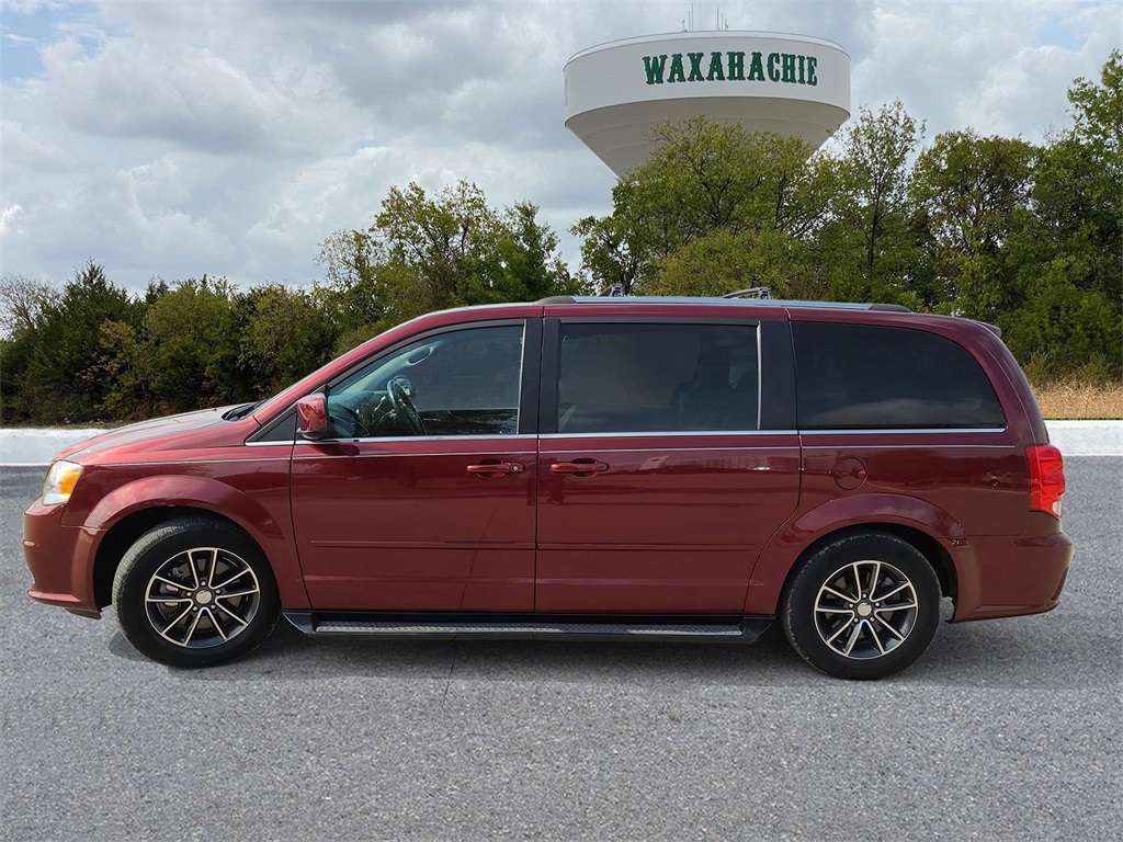 2017 Dodge Grand Caravan SXT photo 3