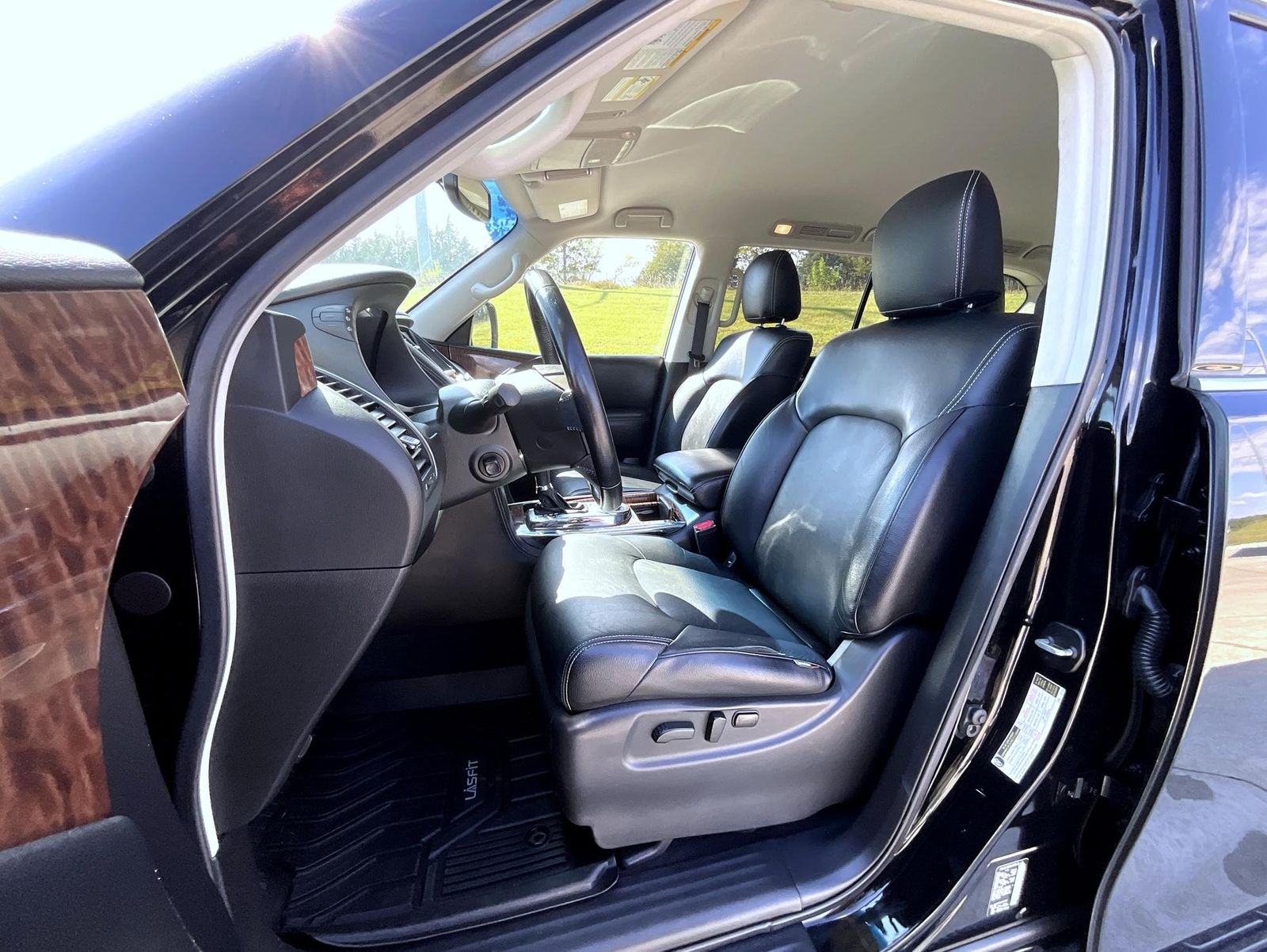2019 Nissan Armada SV photo 8