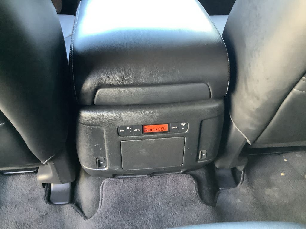 2020 Nissan Armada SL photo 31