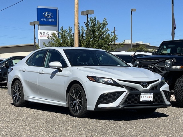 2023 Toyota Camry SE photo 5