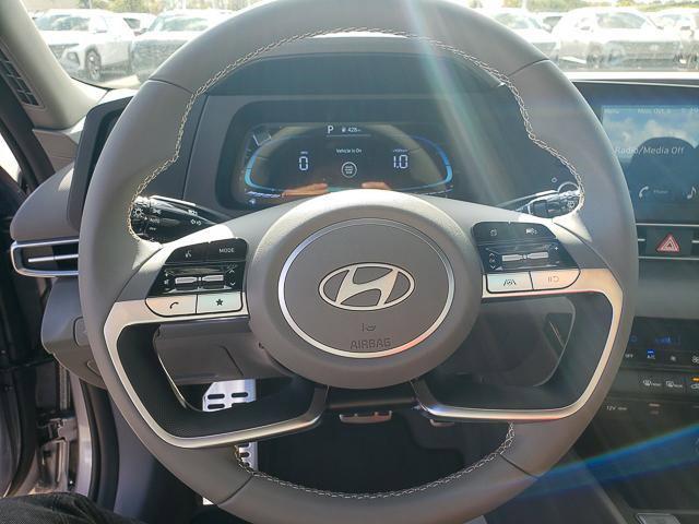 2025 Hyundai Elantra SEL Sport photo 16