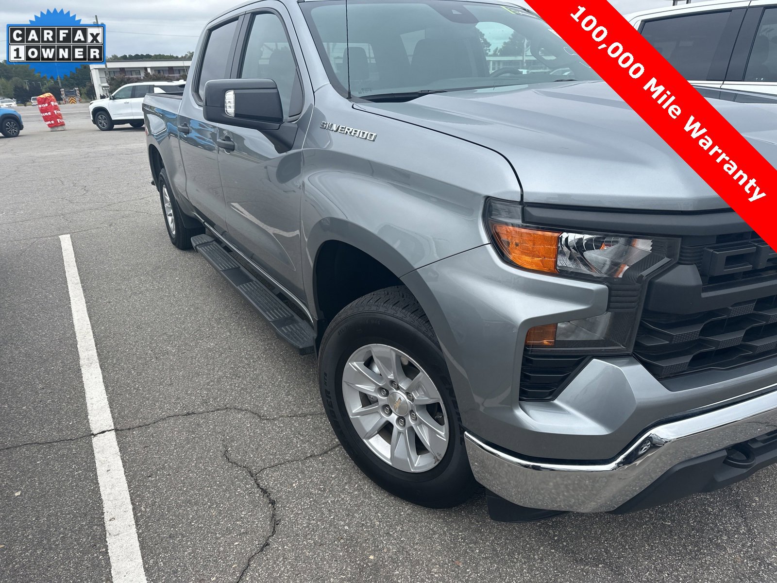 2023 Chevrolet Silverado 1500 photo 2