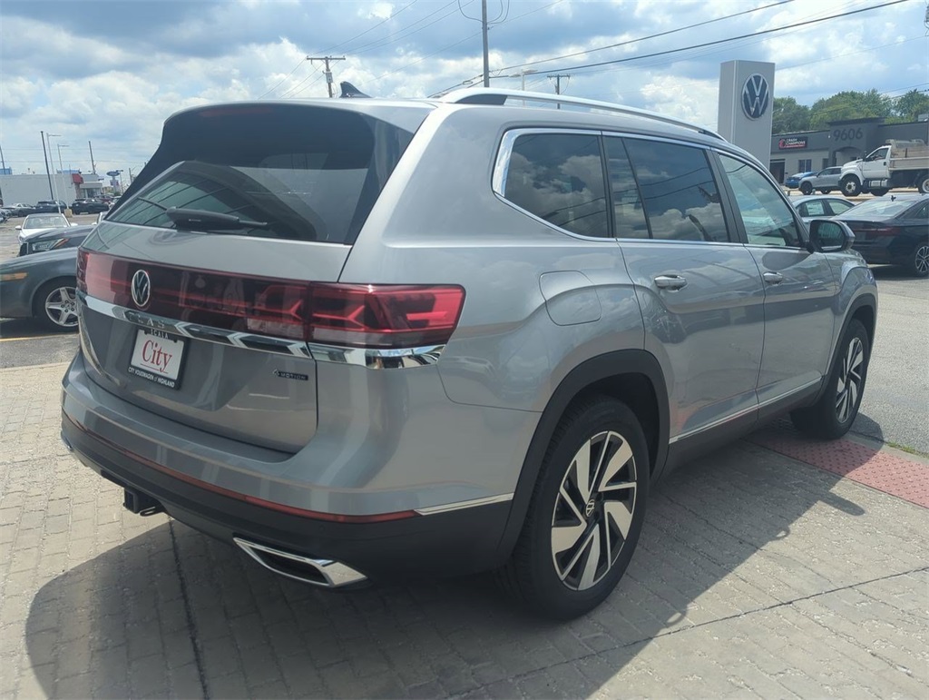 2025 Volkswagen Atlas SEL photo 7