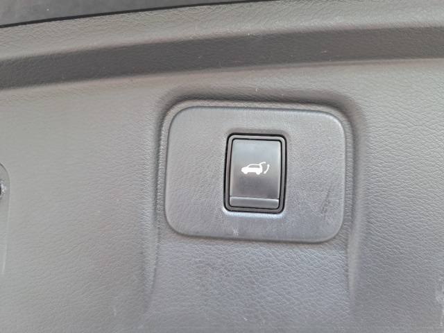2017 Nissan Murano SL photo 12