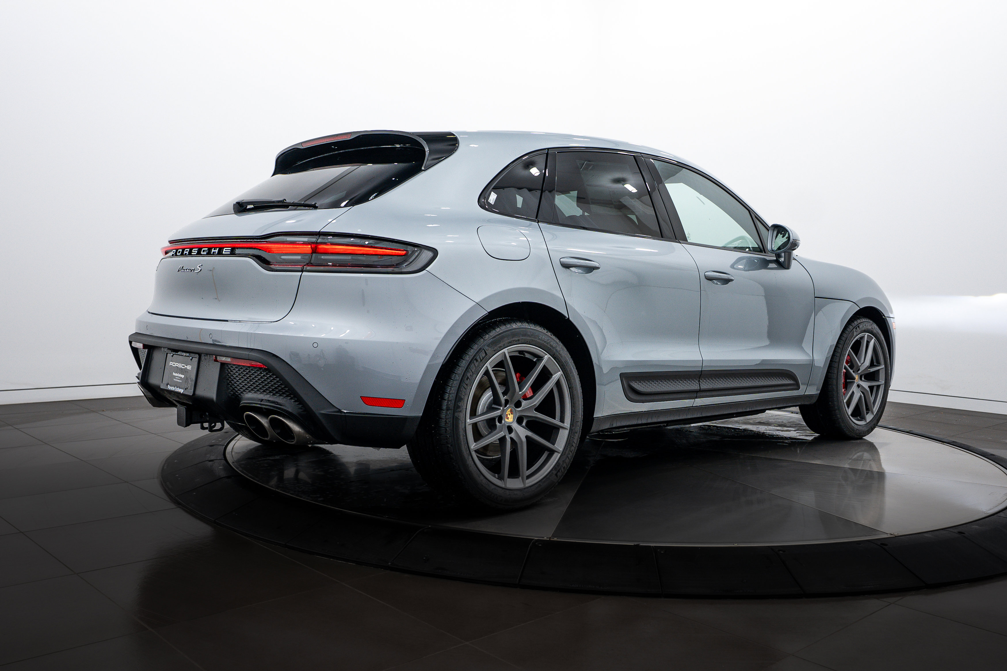2026 Porsche Macan S photo 4