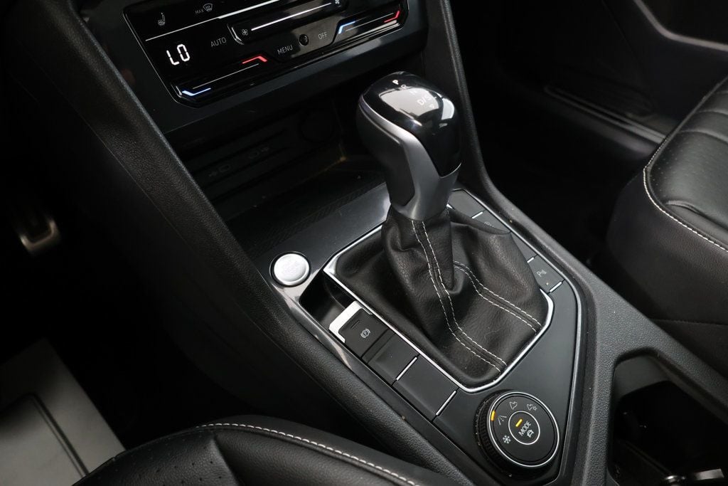 2022 Volkswagen Tiguan SE R-Line Black photo 15
