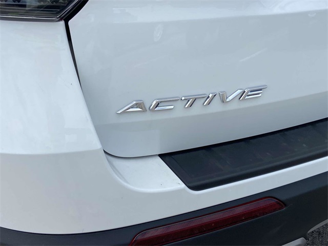 2025 Ford Explorer photo 3